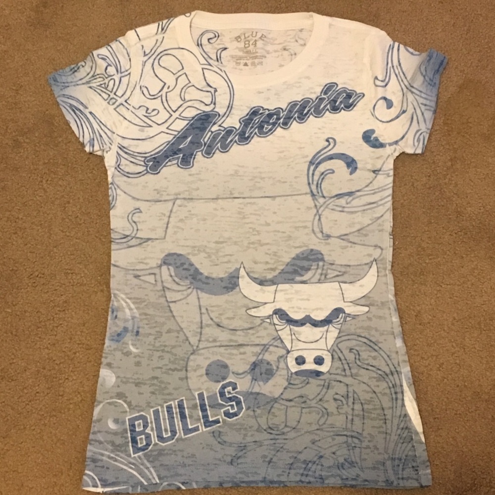 Women’s Blue 84 Chicago Bulls sheer t-shirt small